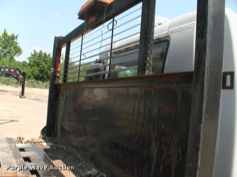 image for item DK9642 2006 Ford LCF flatbed truck