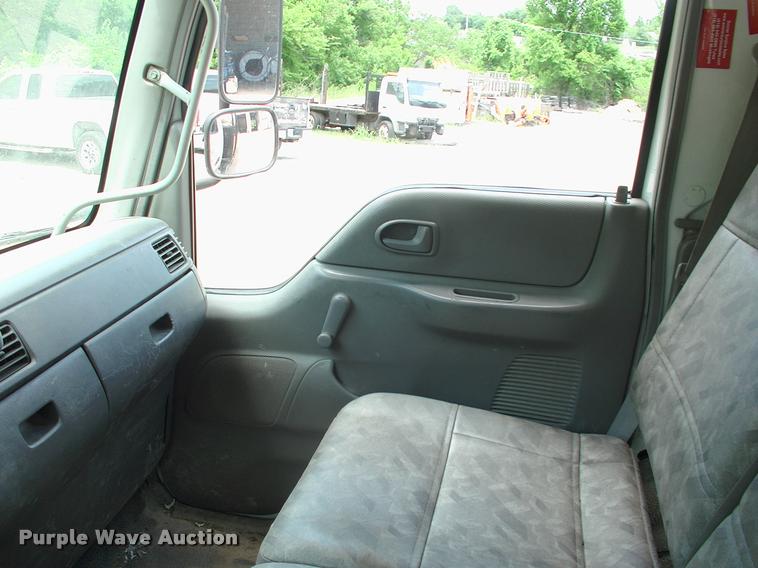 image for item DK9643 2006 Ford LCF flatbed truck