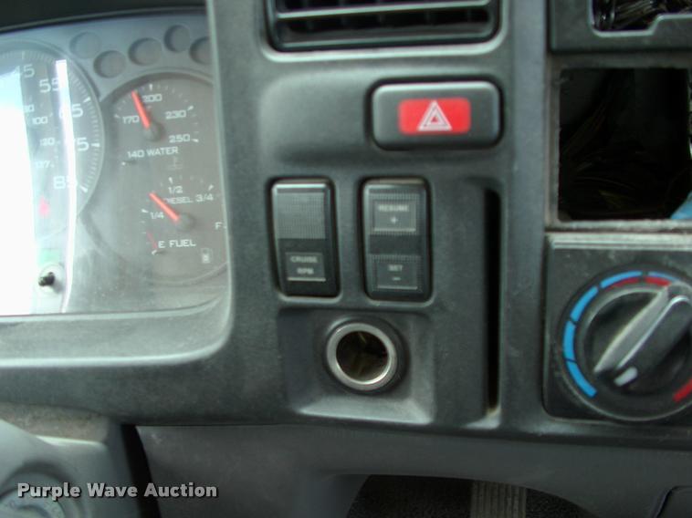 image for item DK9643 2006 Ford LCF flatbed truck