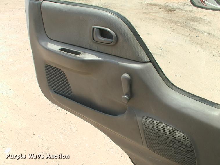 image for item DK9643 2006 Ford LCF flatbed truck