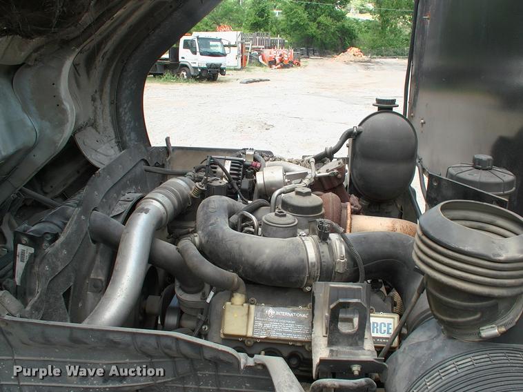 image for item DK9643 2006 Ford LCF flatbed truck