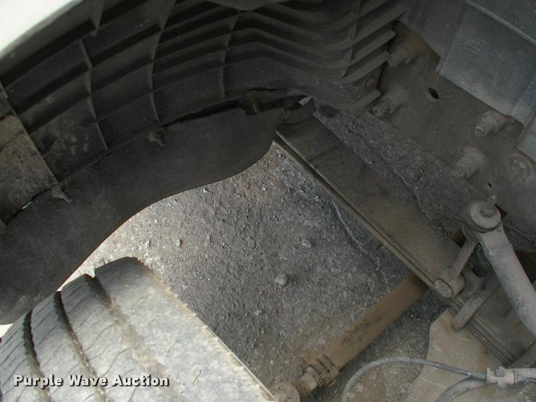 image for item DK9643 2006 Ford LCF flatbed truck