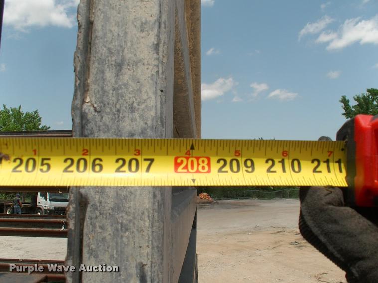 image for item DK9643 2006 Ford LCF flatbed truck