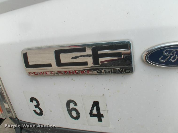 image for item DK9643 2006 Ford LCF flatbed truck