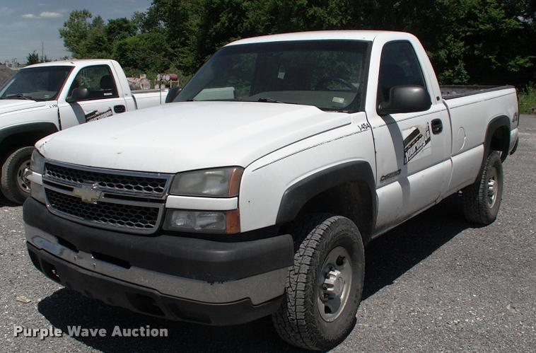 image for item DK9730 2005 Chevrolet Silverado 2500HD pickup truck