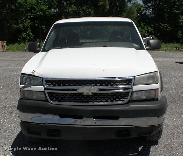 image for item DK9730 2005 Chevrolet Silverado 2500HD pickup truck