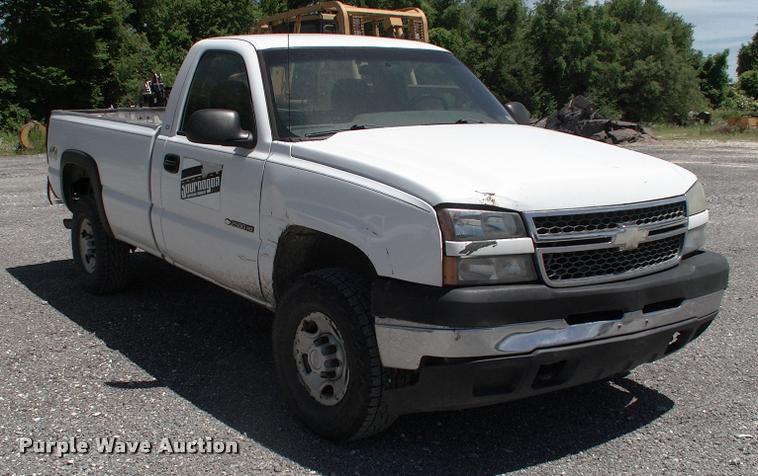 image for item DK9730 2005 Chevrolet Silverado 2500HD pickup truck