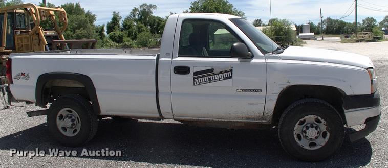 image for item DK9730 2005 Chevrolet Silverado 2500HD pickup truck