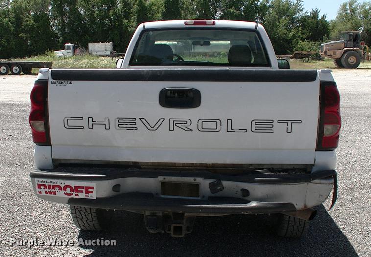 image for item DK9730 2005 Chevrolet Silverado 2500HD pickup truck