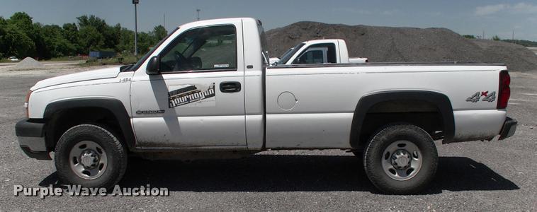 image for item DK9730 2005 Chevrolet Silverado 2500HD pickup truck