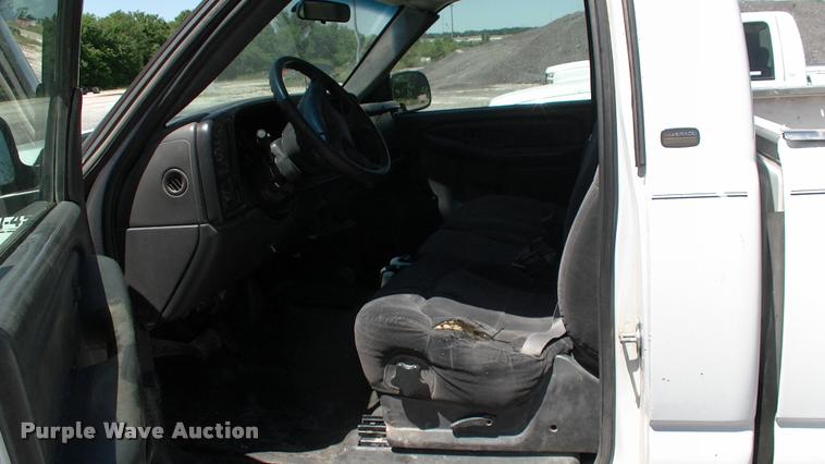 image for item DK9730 2005 Chevrolet Silverado 2500HD pickup truck