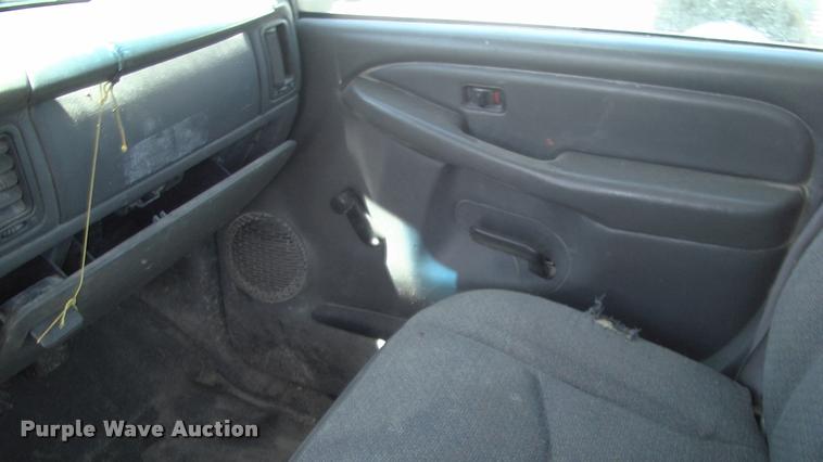 image for item DK9730 2005 Chevrolet Silverado 2500HD pickup truck