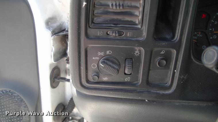 image for item DK9730 2005 Chevrolet Silverado 2500HD pickup truck