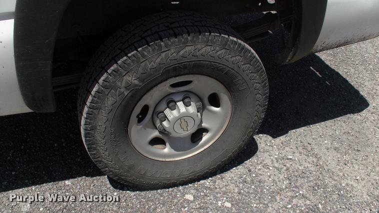 image for item DK9730 2005 Chevrolet Silverado 2500HD pickup truck