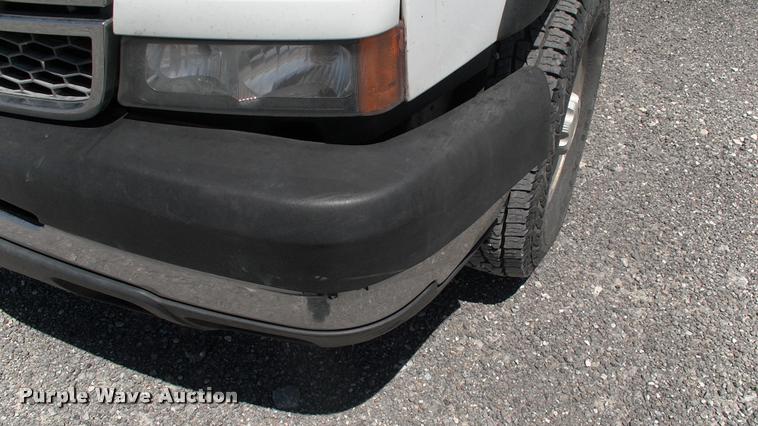image for item DK9730 2005 Chevrolet Silverado 2500HD pickup truck