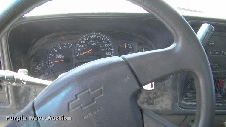 image for item DK9733 2004 Chevrolet Silverado 2500HD pickup truck