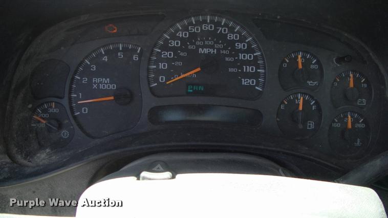 image for item DK9733 2004 Chevrolet Silverado 2500HD pickup truck