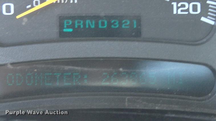 image for item DK9733 2004 Chevrolet Silverado 2500HD pickup truck