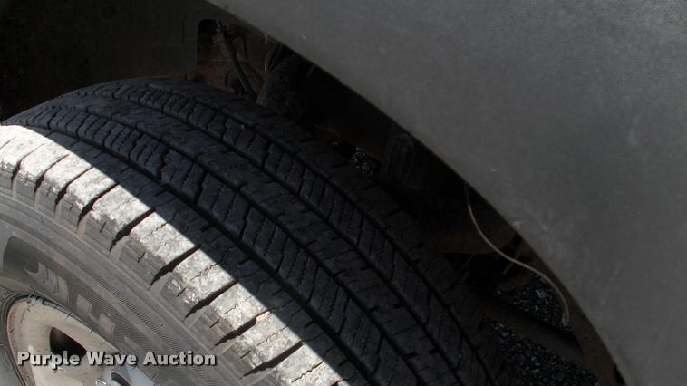 image for item DK9733 2004 Chevrolet Silverado 2500HD pickup truck