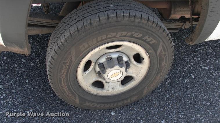 image for item DK9733 2004 Chevrolet Silverado 2500HD pickup truck