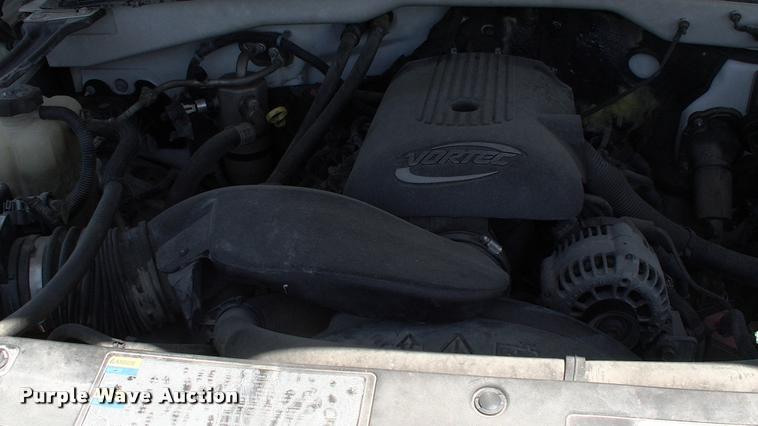 image for item DK9733 2004 Chevrolet Silverado 2500HD pickup truck