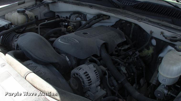 image for item DK9733 2004 Chevrolet Silverado 2500HD pickup truck