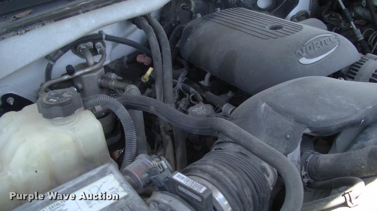 image for item DK9733 2004 Chevrolet Silverado 2500HD pickup truck