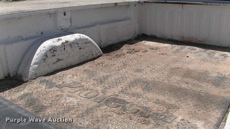 image for item DK9733 2004 Chevrolet Silverado 2500HD pickup truck