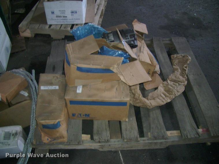 image for item DK9739 Approximately 7 Eaton hydraulic pump motors