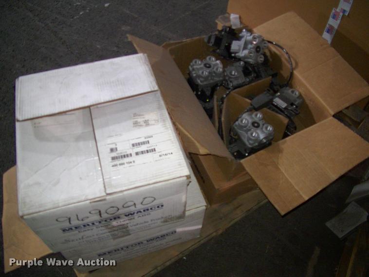 image for item DK9745 (12) Meritor Wabeu ABS ECU modules