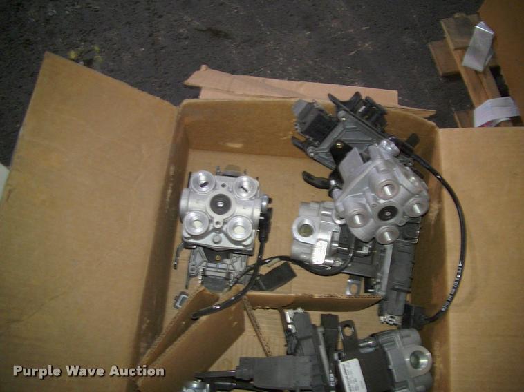 image for item DK9745 (12) Meritor Wabeu ABS ECU modules