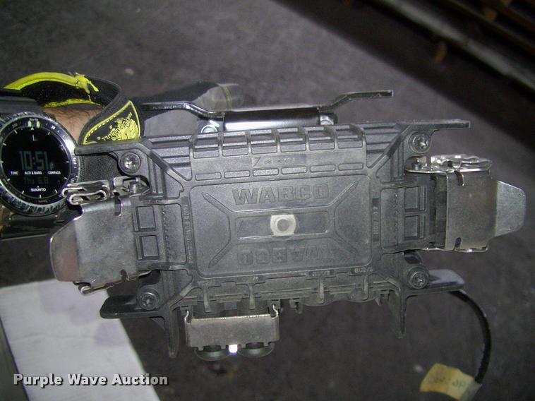 image for item DK9745 (12) Meritor Wabeu ABS ECU modules