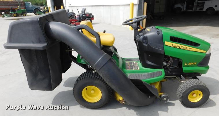 image for item DM9477 2008 John Deere LA105 riding lawn mower