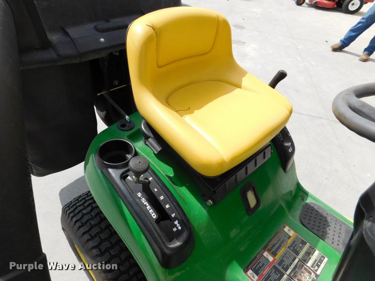 image for item DM9477 2008 John Deere LA105 riding lawn mower