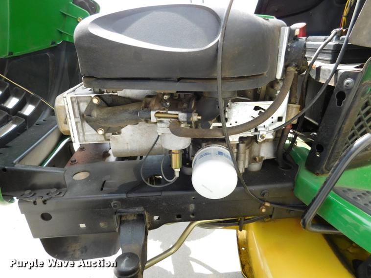 image for item DM9477 2008 John Deere LA105 riding lawn mower