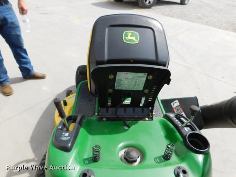 image for item DM9477 2008 John Deere LA105 riding lawn mower