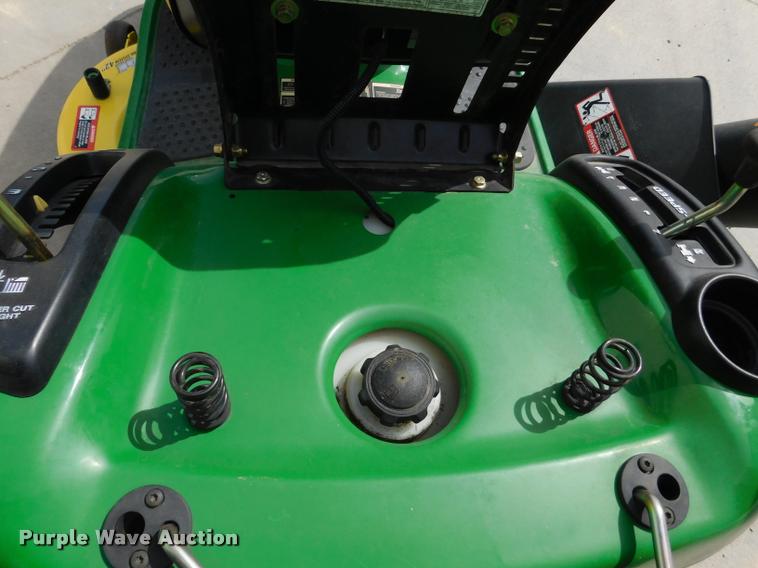 image for item DM9477 2008 John Deere LA105 riding lawn mower
