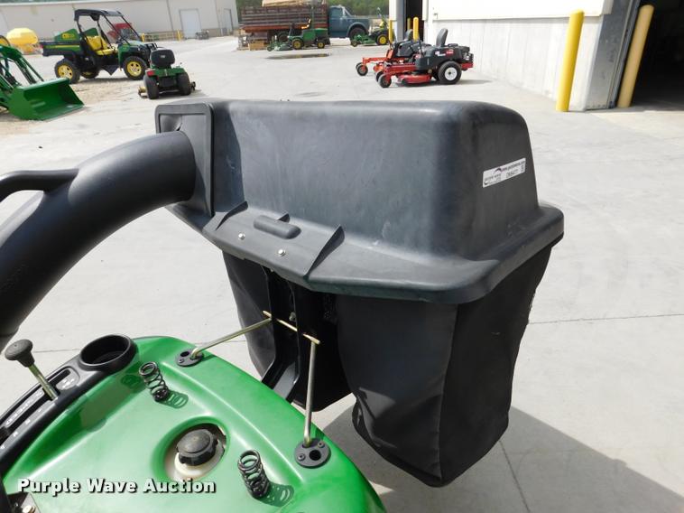 image for item DM9477 2008 John Deere LA105 riding lawn mower