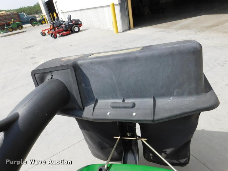 image for item DM9477 2008 John Deere LA105 riding lawn mower