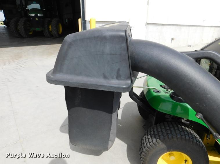 image for item DM9477 2008 John Deere LA105 riding lawn mower