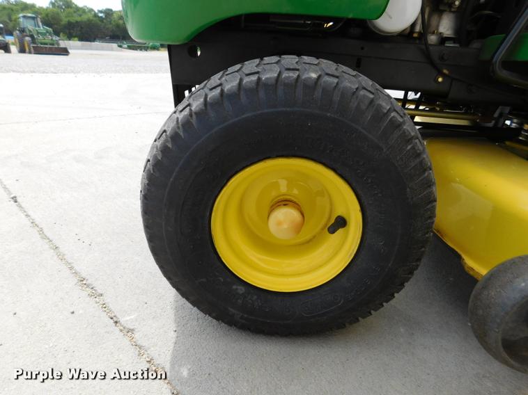 image for item DM9477 2008 John Deere LA105 riding lawn mower