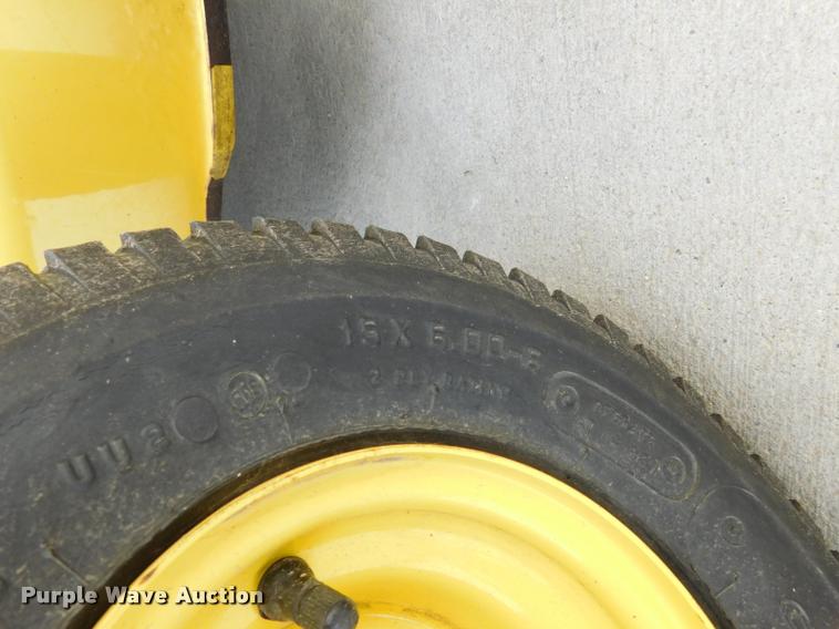 image for item DM9477 2008 John Deere LA105 riding lawn mower