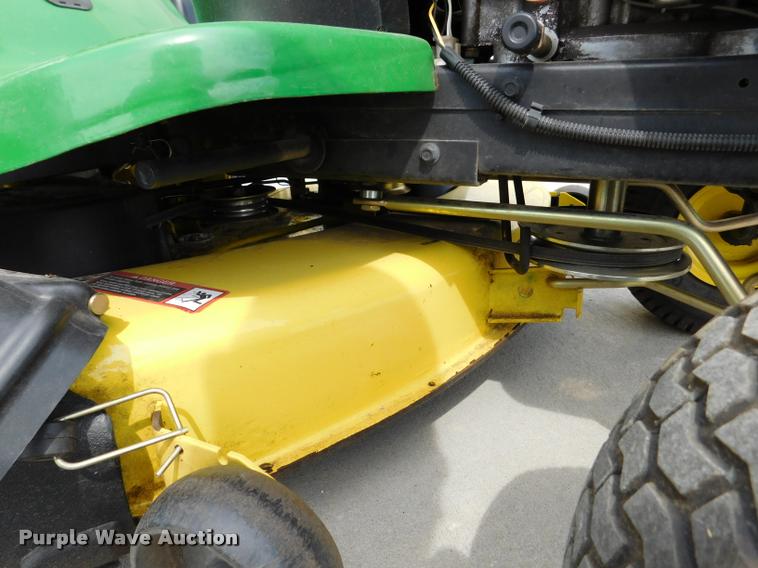 image for item DM9477 2008 John Deere LA105 riding lawn mower