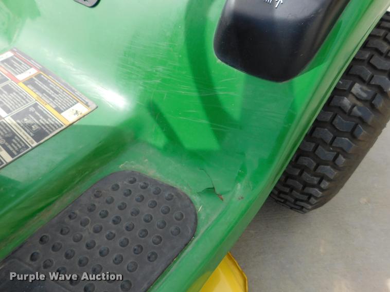 image for item DM9477 2008 John Deere LA105 riding lawn mower