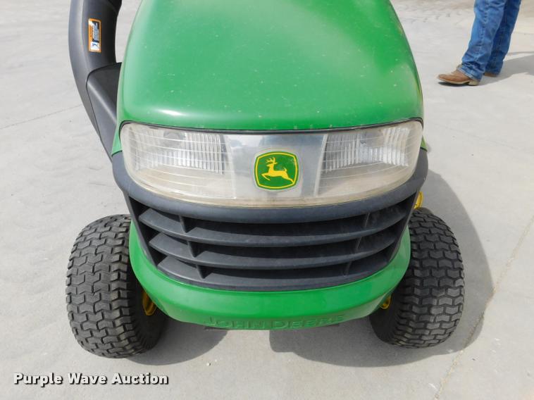 image for item DM9477 2008 John Deere LA105 riding lawn mower