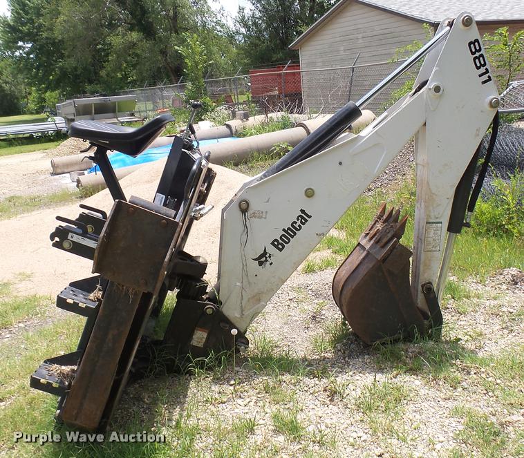 image for item DR9687 Bobcat 8811 backhoe attachment