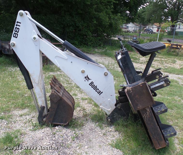 image for item DR9687 Bobcat 8811 backhoe attachment