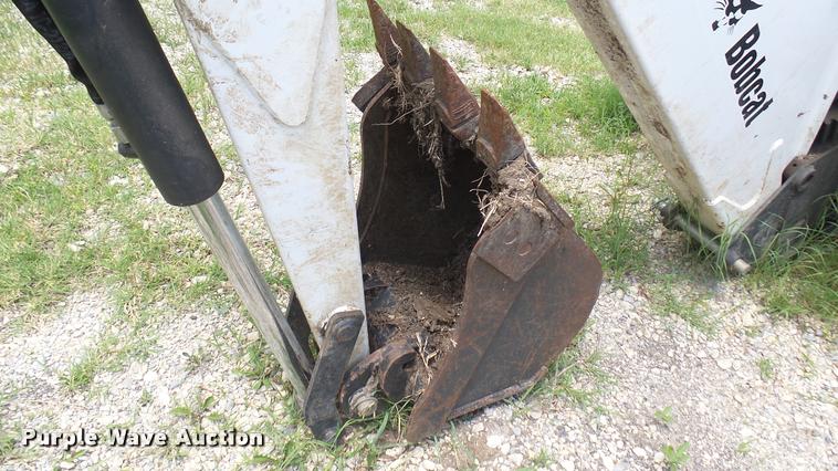 image for item DR9687 Bobcat 8811 backhoe attachment