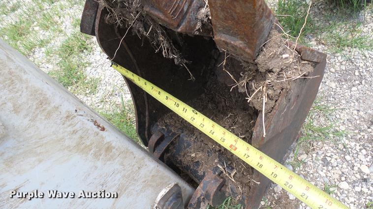 image for item DR9687 Bobcat 8811 backhoe attachment