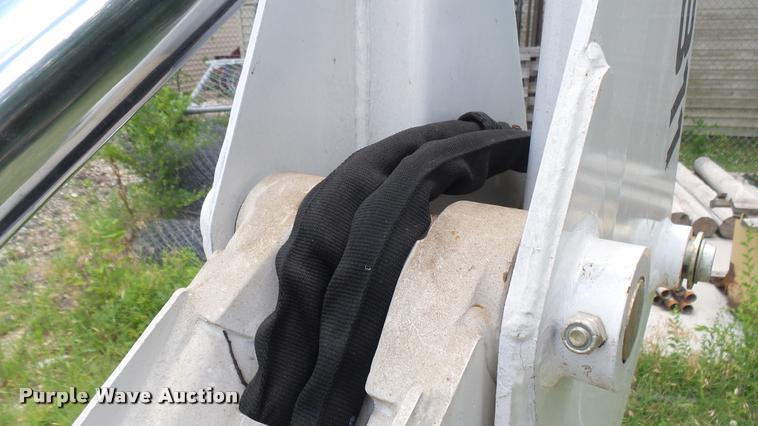 image for item DR9687 Bobcat 8811 backhoe attachment